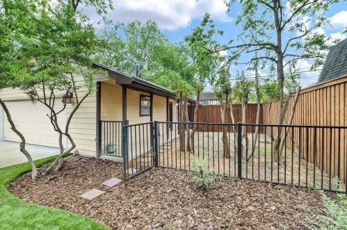 5122 Goodwin Ave, Dallas TX  75206-6205 exterior