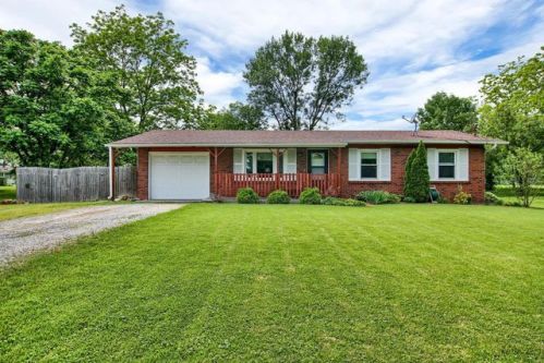 806 Maple St, Miles Station, IL 62012-1236