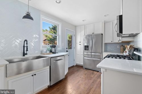 407 Greenbrier Dr, Silver Spring MD 20910-4230 exterior