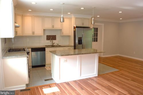 7635 Dunston St, Springfield VA  22151-2611 exterior