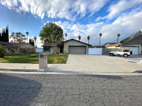 9869 Calle Esplanade, Riverside, CA 92503-6202