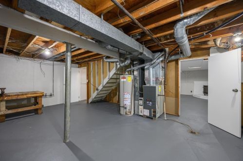 1590 Fawnvista Ln, Cincinnati OH 45246-2039 exterior