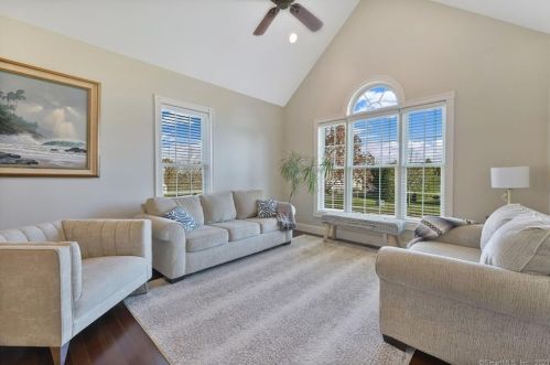 42 Vintage Ln, Wapping CT  06074-1616 exterior