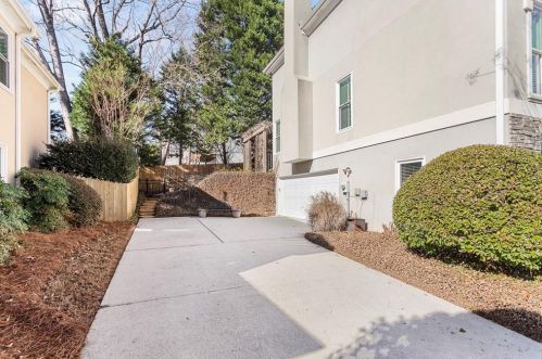 2044 Lenox Cove Cir, Atlanta GA  30319-5377 exterior