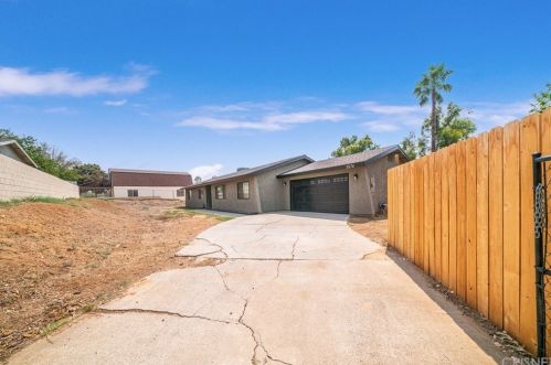 5874 Tumbleweed St, Riverside, CA 92509-4709