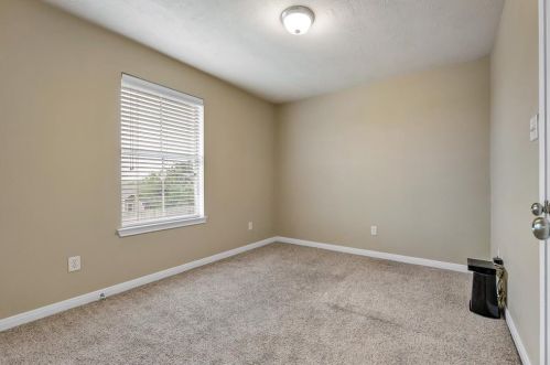 2009 Autumn Lk Dr, Bryan TX  77807-5112 exterior