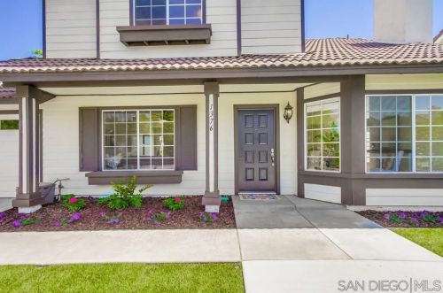 1376 Darwin Dr, Oceanside CA  92056-6618 exterior
