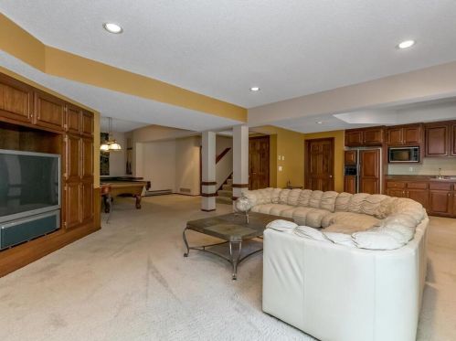 3817 Bridgewater Dr, Saint Paul MN  55123-2526 exterior