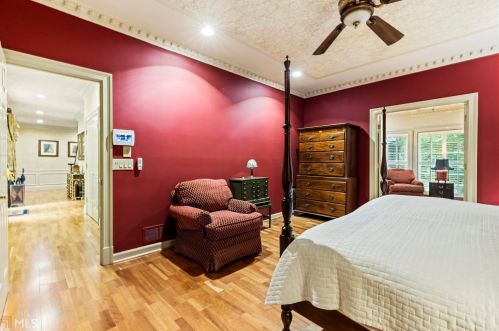 250 Cameron Ridge Dr, Atlanta GA  30328-4709 exterior