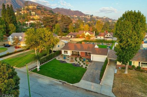 1622 Virginia Ave, Glendale CA  91202-1246 exterior