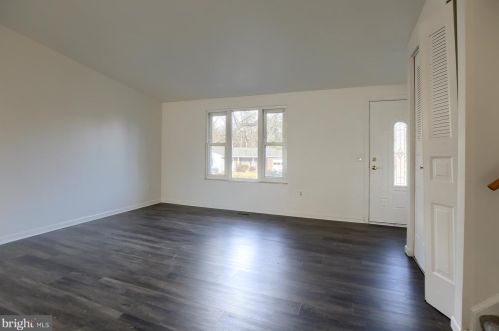 404 Nottingham Pl, Harrisburg, PA 17109-5209