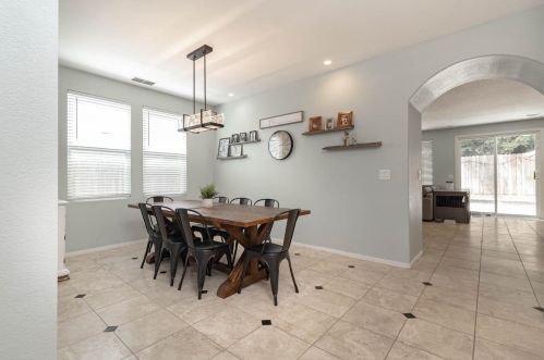 1483 Estrella Way, Turlock CA  95382-8633 exterior