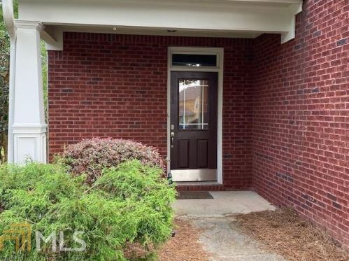 14 Stone Ct, Newnan, GA 30265-6077