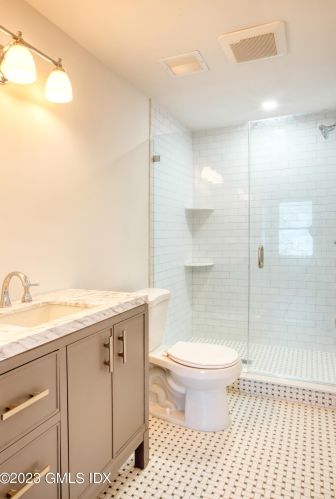53 Mead Ave, Greenwich CT  06830-6812 exterior