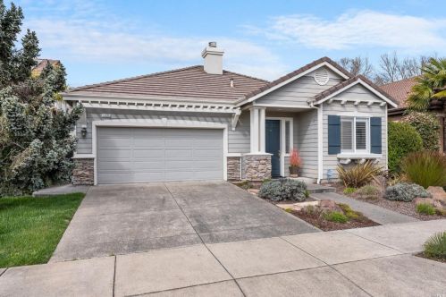 1421 Birdie Dr, Windsor, CA 95492-8717