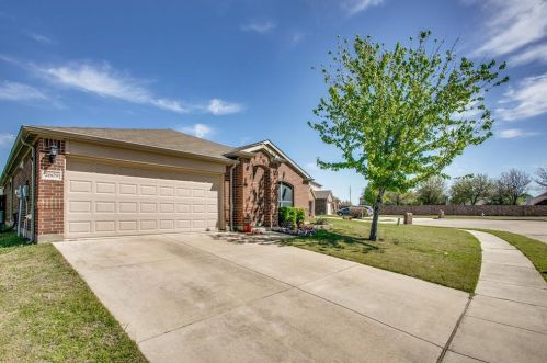 2609 Avenel Ct, Fort Worth, TX 76177-2127