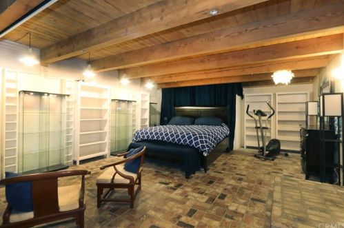 7132 Delaware St, Riverside CA  92504-3904 exterior