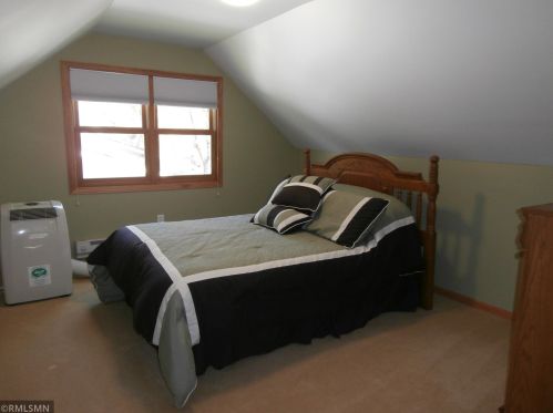 556 Edith Ave, Saint Paul MN  55115-2030 exterior