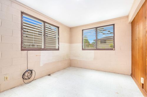 2015 Kealoha St, Honolulu HI  96819-4130 exterior