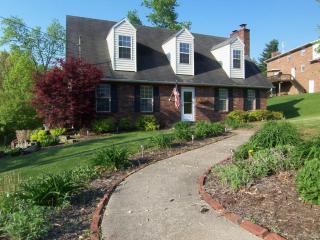 54 Wildwood Dr, Parkersburg, WV 26101-9783