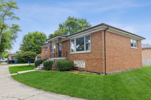 11256 Sacramento Ave, Chicago, IL 60655-2302