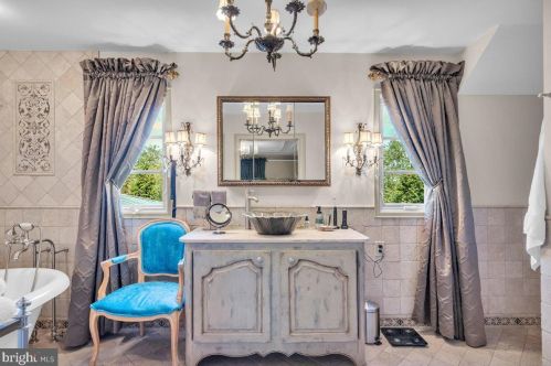 145 Winding Way, Tavistock NJ 08033-3642 exterior