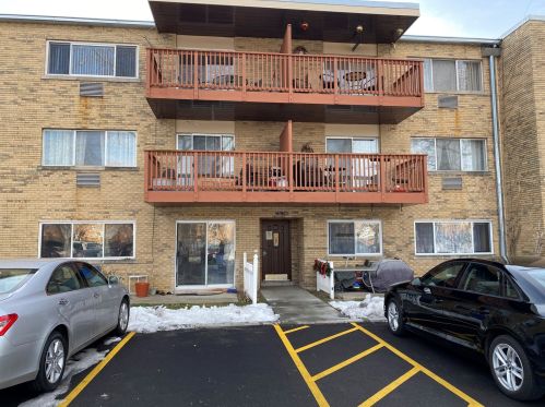 748 Dempster St, Mount Prospect, IL 60056-6144