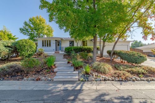 4616 Plantation Dr, Fair Oaks, CA 95628-5610