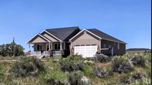 572 Highway 89, Hatch, UT 84735-7701