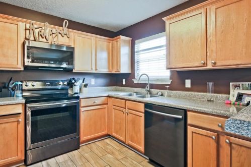 5985 Waggoner Ct, Rex GA  30273-5206 exterior