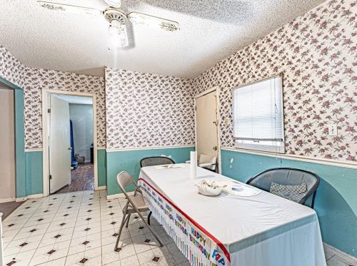 2542 Grafton Ave, Dallas TX  75211-5423 exterior