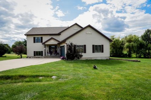 1759 Brinton Ave, Nelson IL  61021-8261 exterior