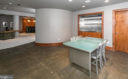 110 Brooks Bnd, Princeton NJ  08540-7545 exterior