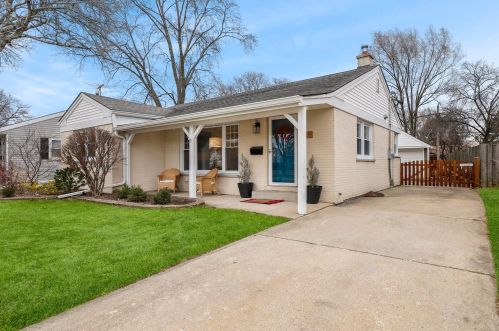 1361 Dennis Pl, Des Plaines, IL 60018-1403