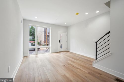 1741 Marshall St, Philadelphia, PA 19122-2923
