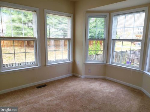 31 Crawford Dr, Charles Town, WV 25414-6502