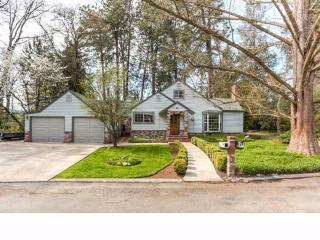 86 Renault Ave, Medford, OR 97501-2046