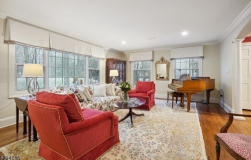 20 White Deer Ln, Morristown, NJ 07960-7030