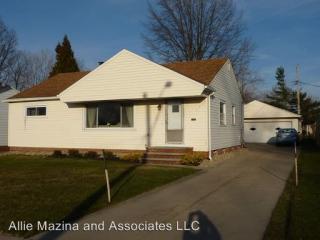 1735 Chelmsford Rd, Cleveland OH  44124-3302 exterior