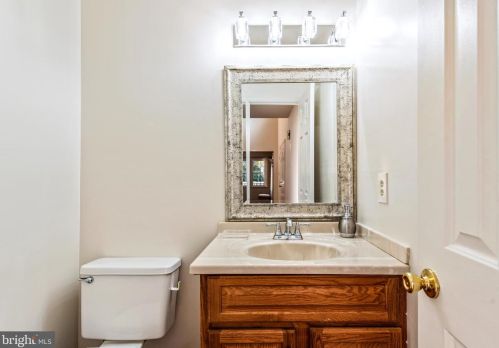 9620 Hillock Ct, Springfield VA  22015-3115 exterior