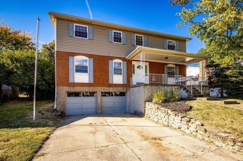 279 Deephaven Dr, Cincinnati, OH 45238-6268