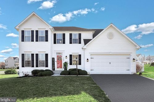 3102 King Richards Ct, York, PA 17408-9416