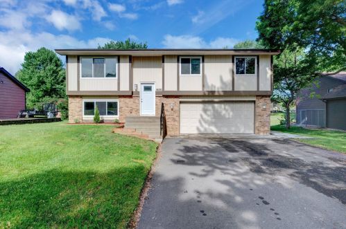 11630 7th St, Minneapolis, MN 55434-1882