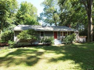 44 Burchard Ln, Norwalk, CT 06853-1105