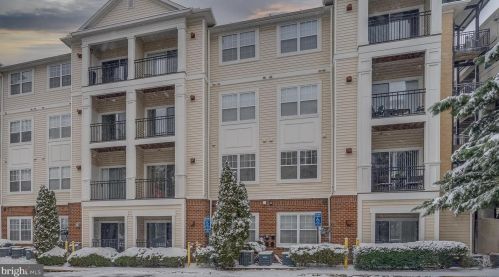 12945 Centre Park Cir, Herndon, VA 20171-5964