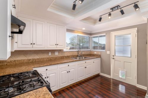 1151 Corral Gln, Escondido, CA 92026-2352