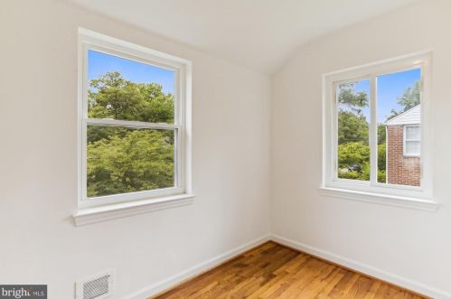 7309 16 Ave, Silver Spring MD 20912-7043 exterior