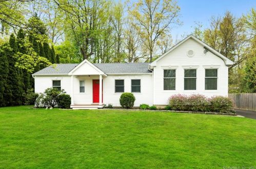 33 Circle Dr, Greenwich CT  06830-6737 exterior