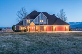 1045 Stephanie Way, Minden, NV 89423-8897