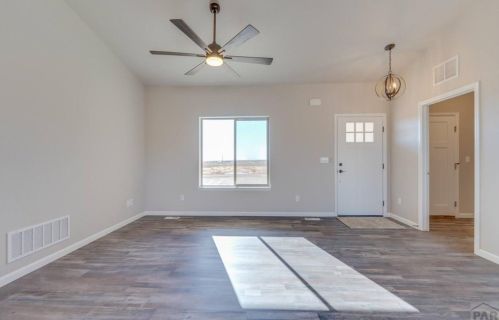 1375 Scandia Dr, Pueblo, CO 81007-1306